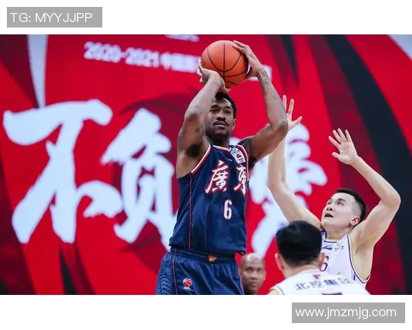 深圳篮球队以76分领跑欧锦赛积分榜展现强劲实力